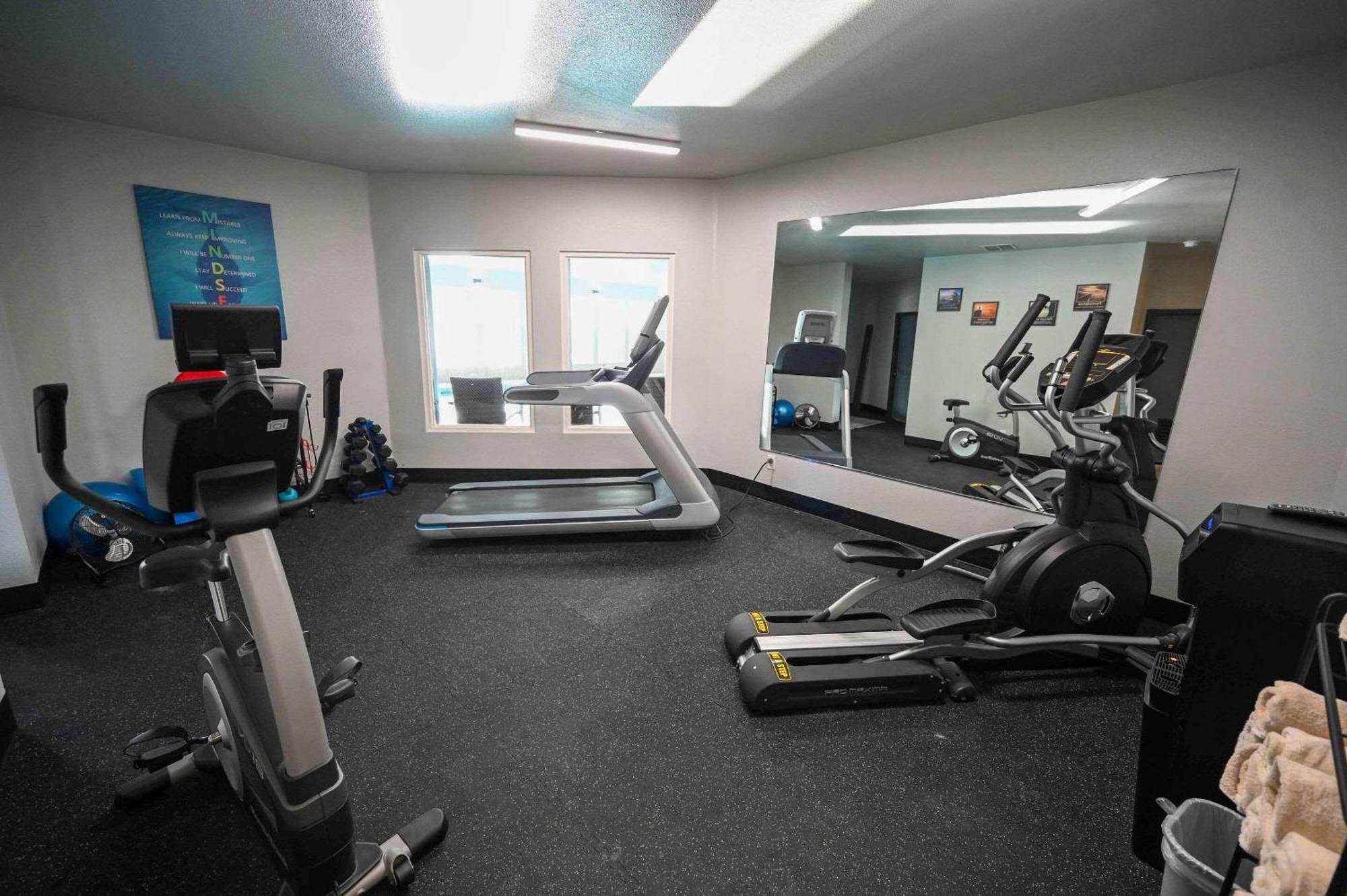 Edgewater Inn And Suites, Ascend Hotel Collection Кус Бей Екстериор снимка