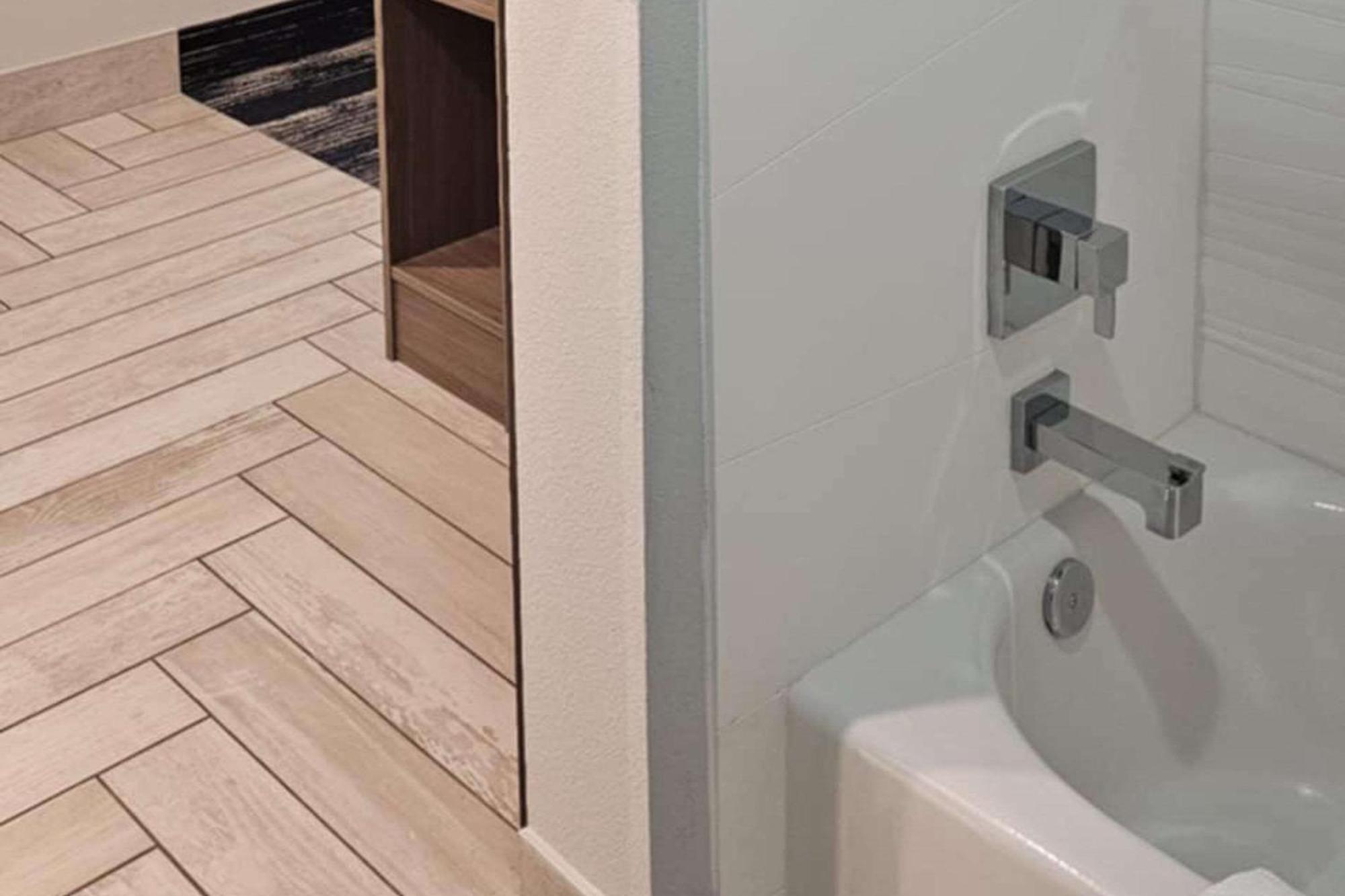 Edgewater Inn And Suites, Ascend Hotel Collection Кус Бей Екстериор снимка