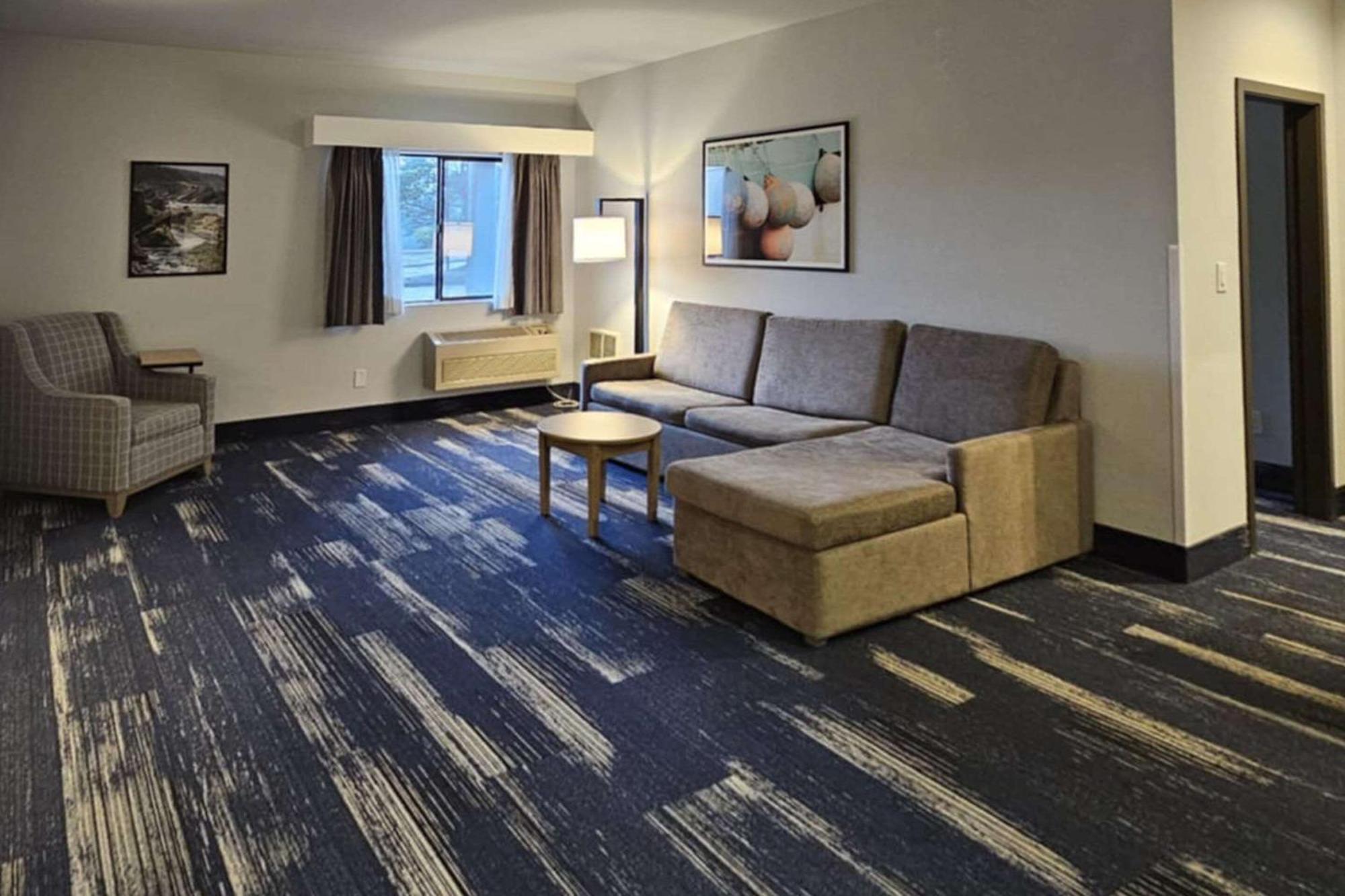 Edgewater Inn And Suites, Ascend Hotel Collection Кус Бей Екстериор снимка