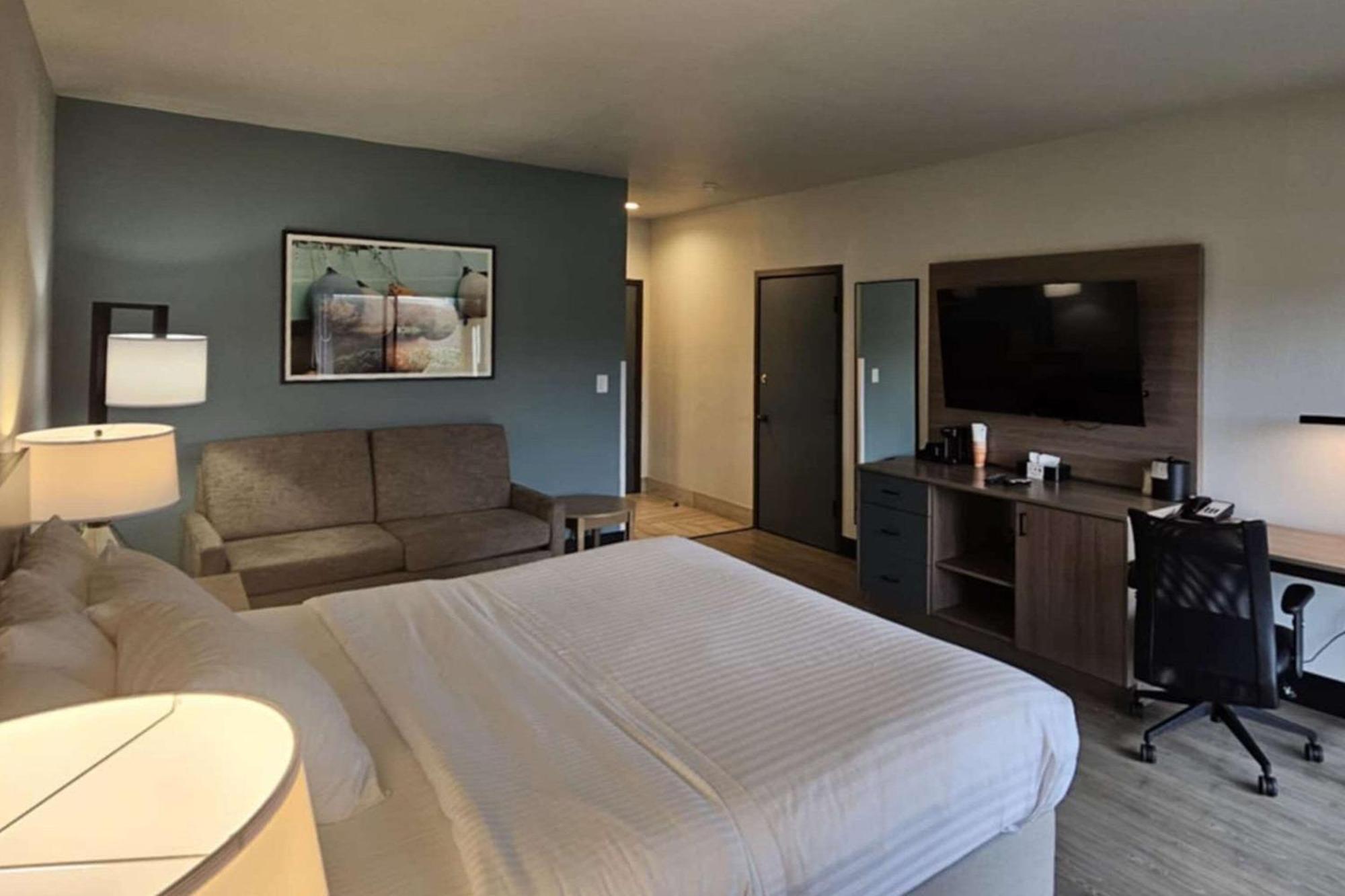 Edgewater Inn And Suites, Ascend Hotel Collection Кус Бей Екстериор снимка