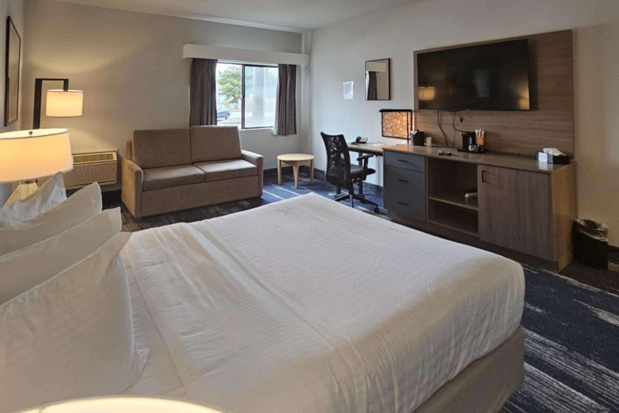 Edgewater Inn And Suites, Ascend Hotel Collection Кус Бей Екстериор снимка