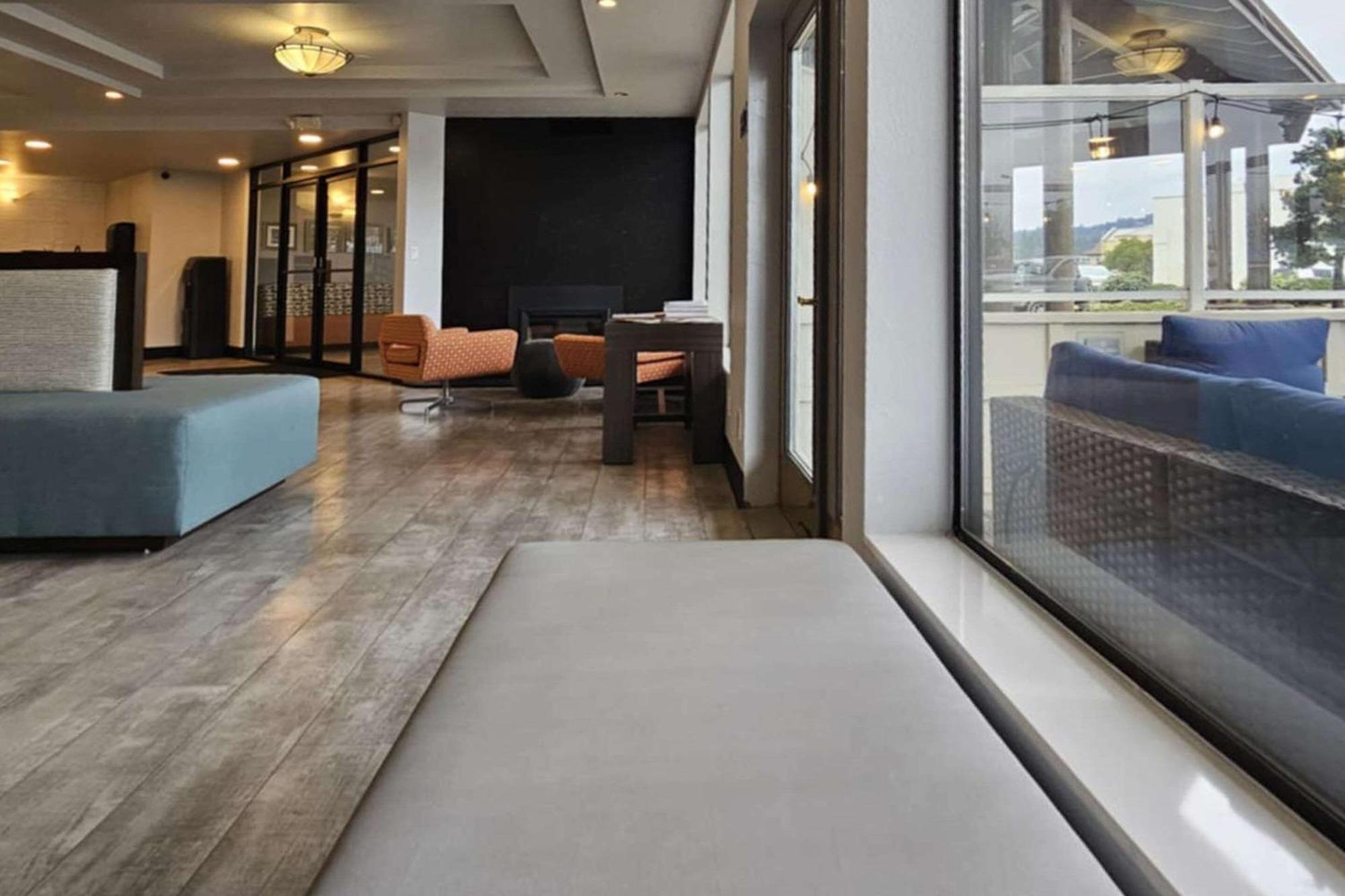 Edgewater Inn And Suites, Ascend Hotel Collection Кус Бей Екстериор снимка
