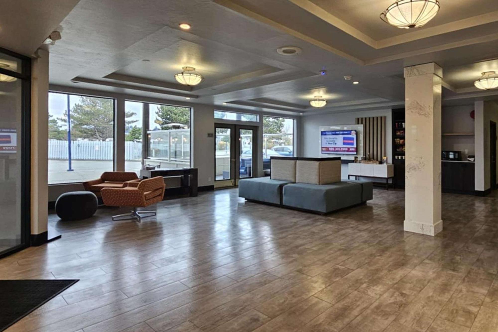 Edgewater Inn And Suites, Ascend Hotel Collection Кус Бей Екстериор снимка